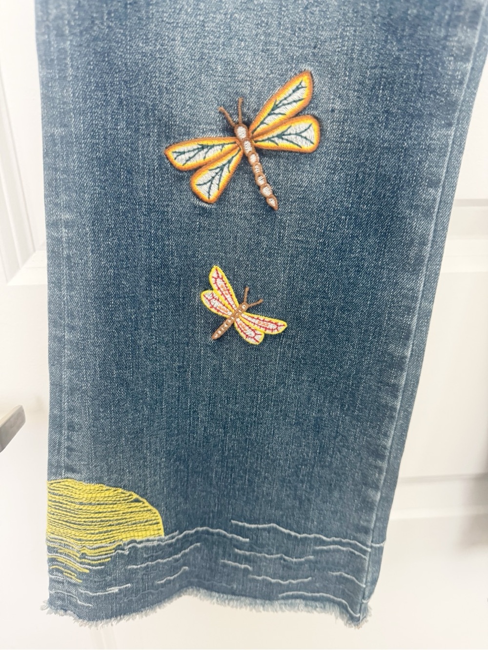 Driftwood Romy Flare Denim Jeans Embroidered Heron Bird Dragonflies Size 10 - Picture 5 of 10